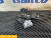 Кронштейн солнцезащитного козырька левый