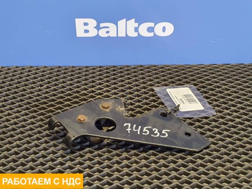 Кронштейн патрубков отопителя