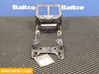 Кронштейн центральной накладки