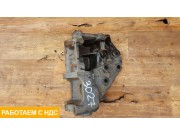 Кронштейн переднего бампера правый